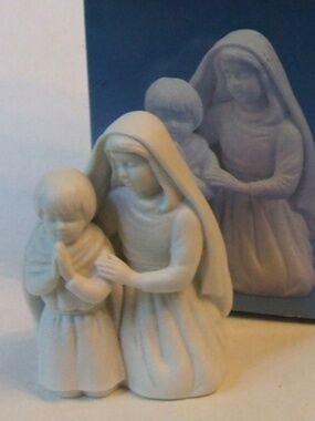 Avon Vintage Nativity Collectible Praying Children